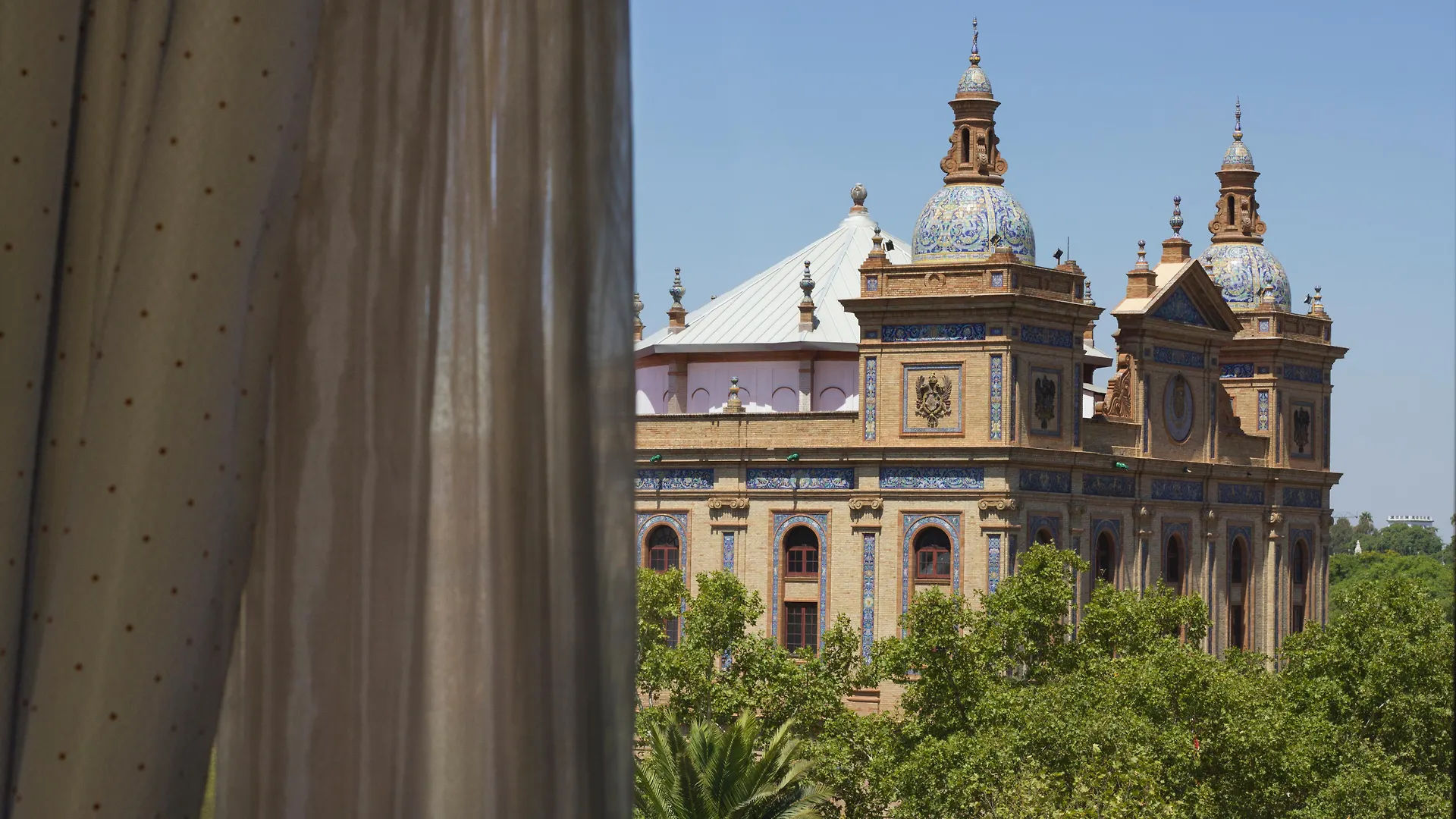 Hotel Pasarela Sevilla 4*,